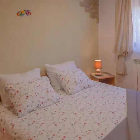 In Mit Eigenem Parkplatz Apartment Veli Losinj